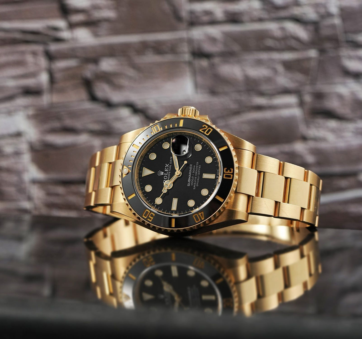 Submariner 166160 in Rose Gold on Bracelet