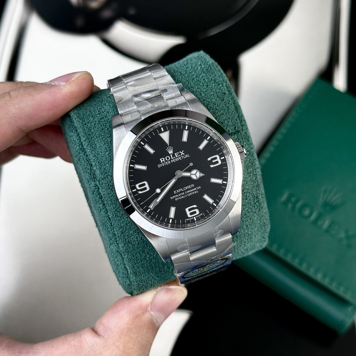 Rolex Explorer 214270 Black Dial Metal Wire 39mm Clean Factory