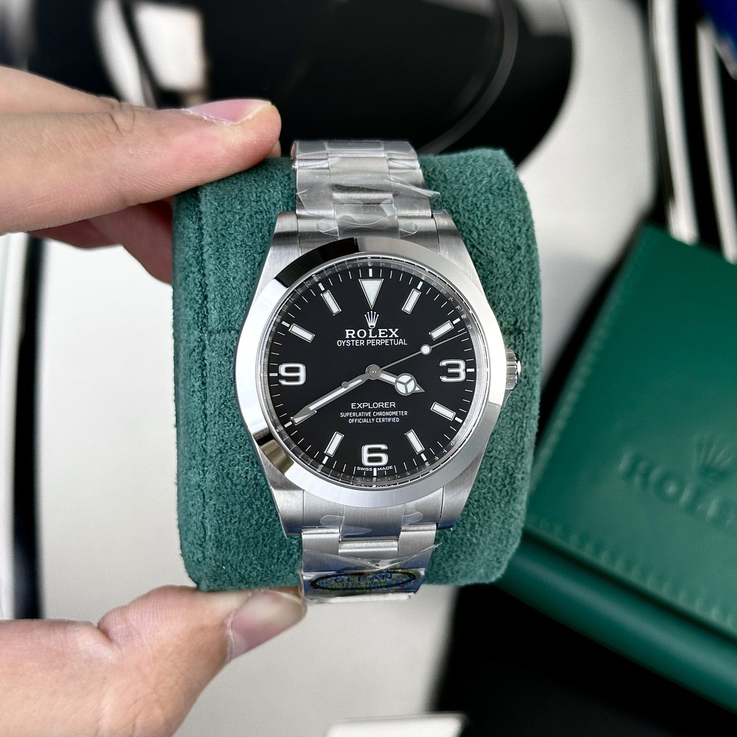Rolex Explorer 214270 Black Dial Metal Wire 39mm Clean Factory