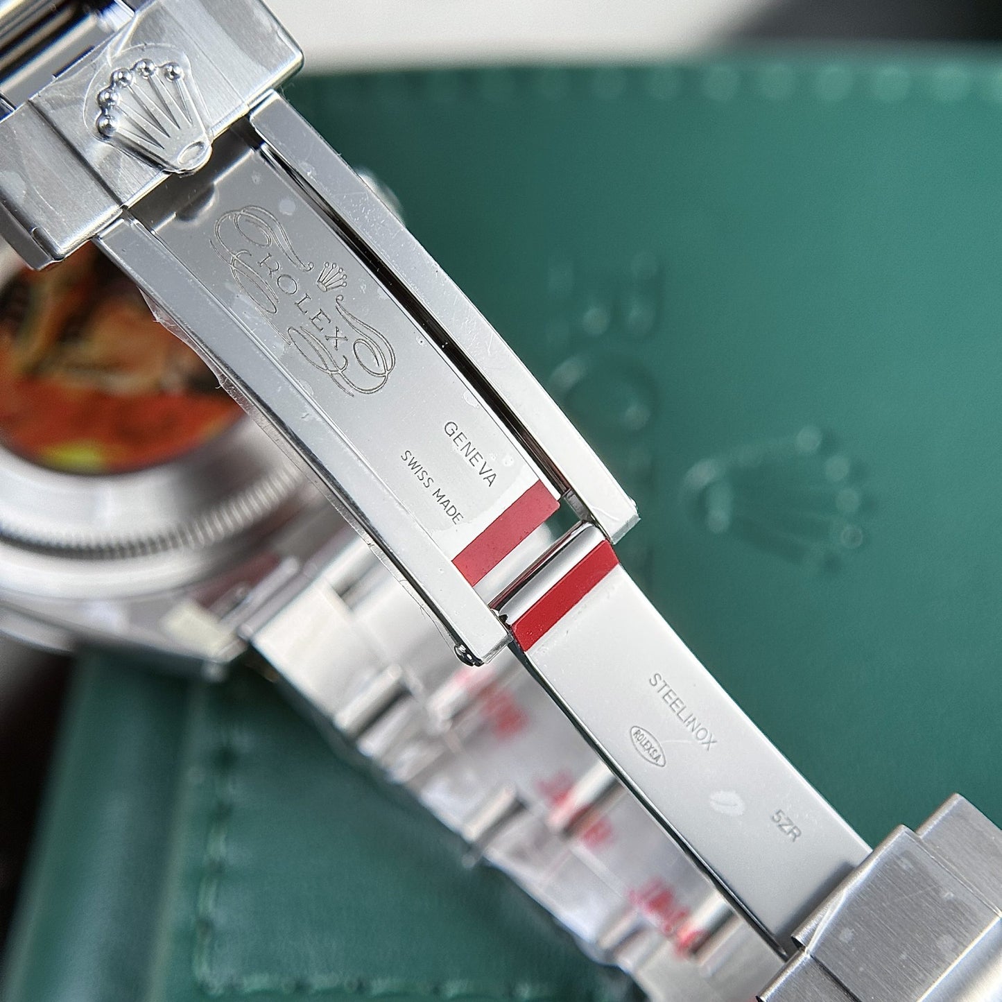 Rolex Explorer 214270 Black Dial Metal Wire 39mm Clean Factory