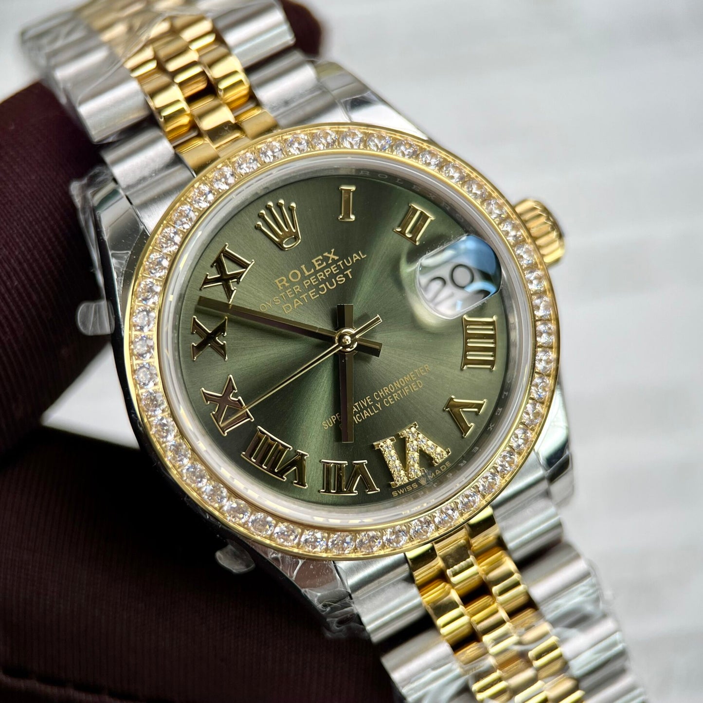 Rolex DateJust Women’s Replica Watch With Stone Bezel 31mm Clone