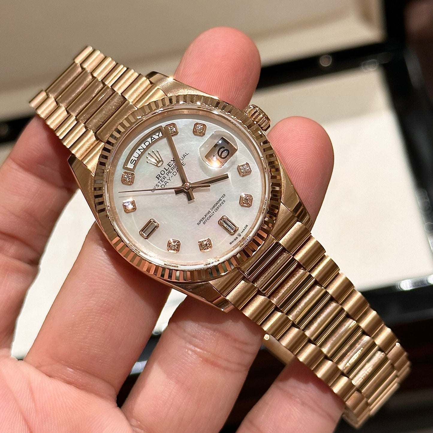 Rolex Day-Date Mother of Pearl Replica Watch Rose Gold EW Factory 36mm