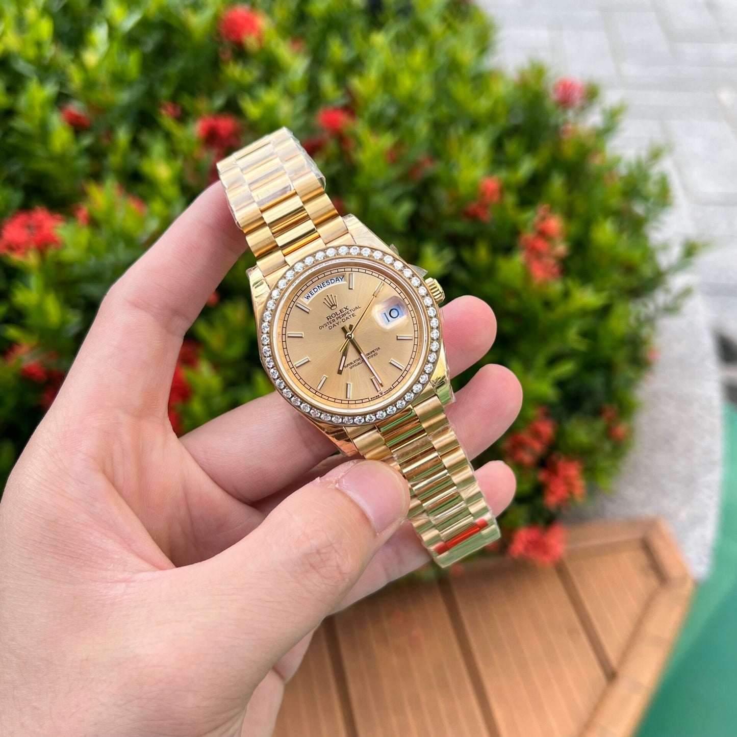 Rolex Day-Date Best Replica Watch Diamond Bezel Champagne Dial 40mm Clone