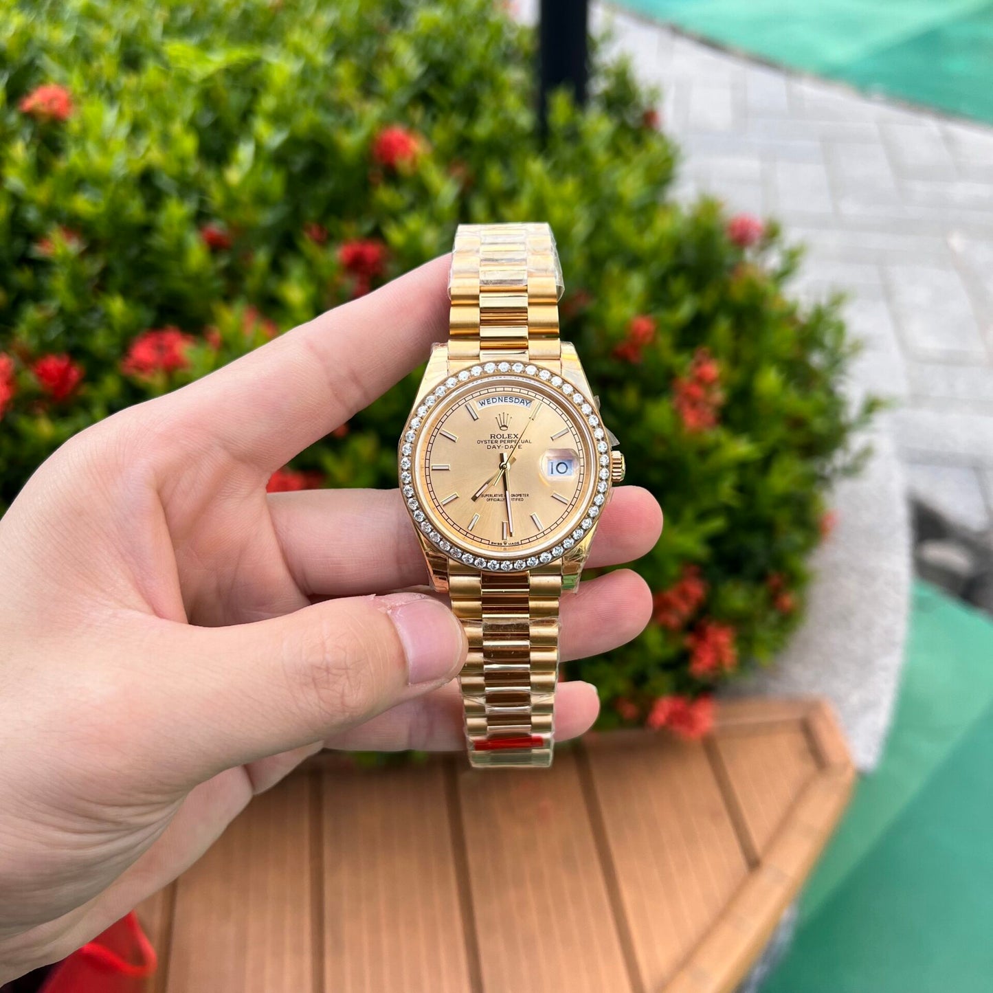 Rolex Day-Date Best Replica Watch Diamond Bezel Champagne Dial 40mm Clone
