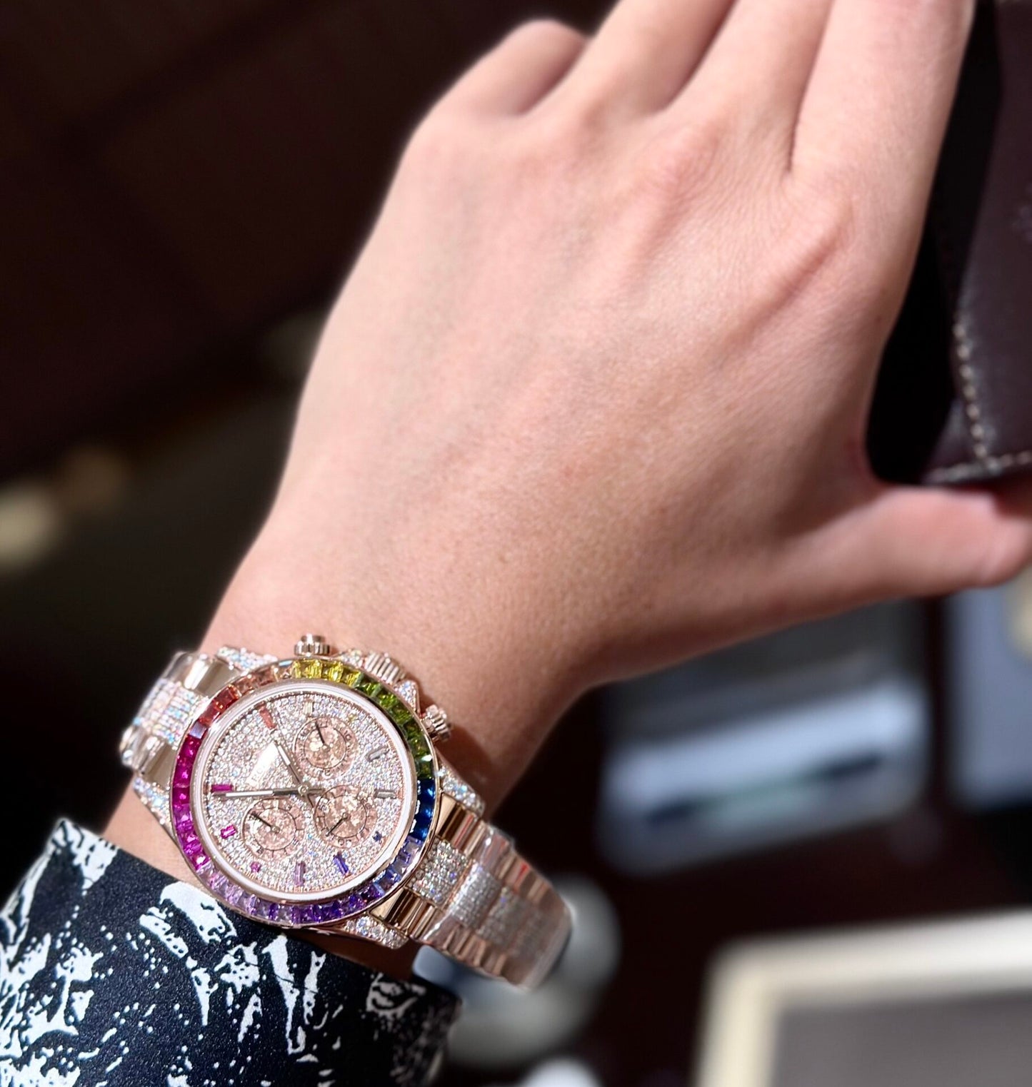 Rolex Daytona Rainbow Replica Watch Gold Wrapped With Moissanite Diamonds 40mm Clone