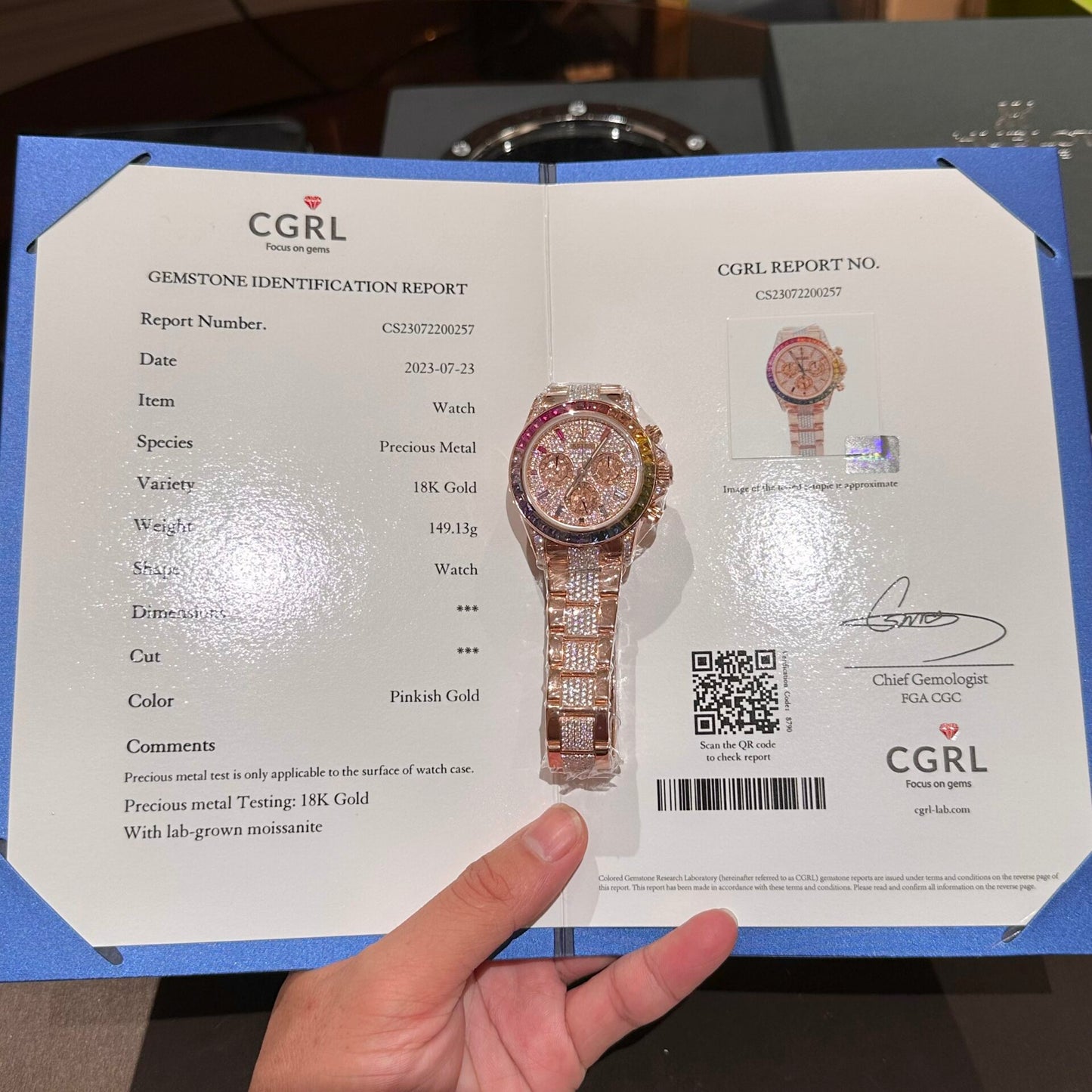 Rolex Daytona Rainbow Replica Watch Gold Wrapped With Moissanite Diamonds 40mm Clone