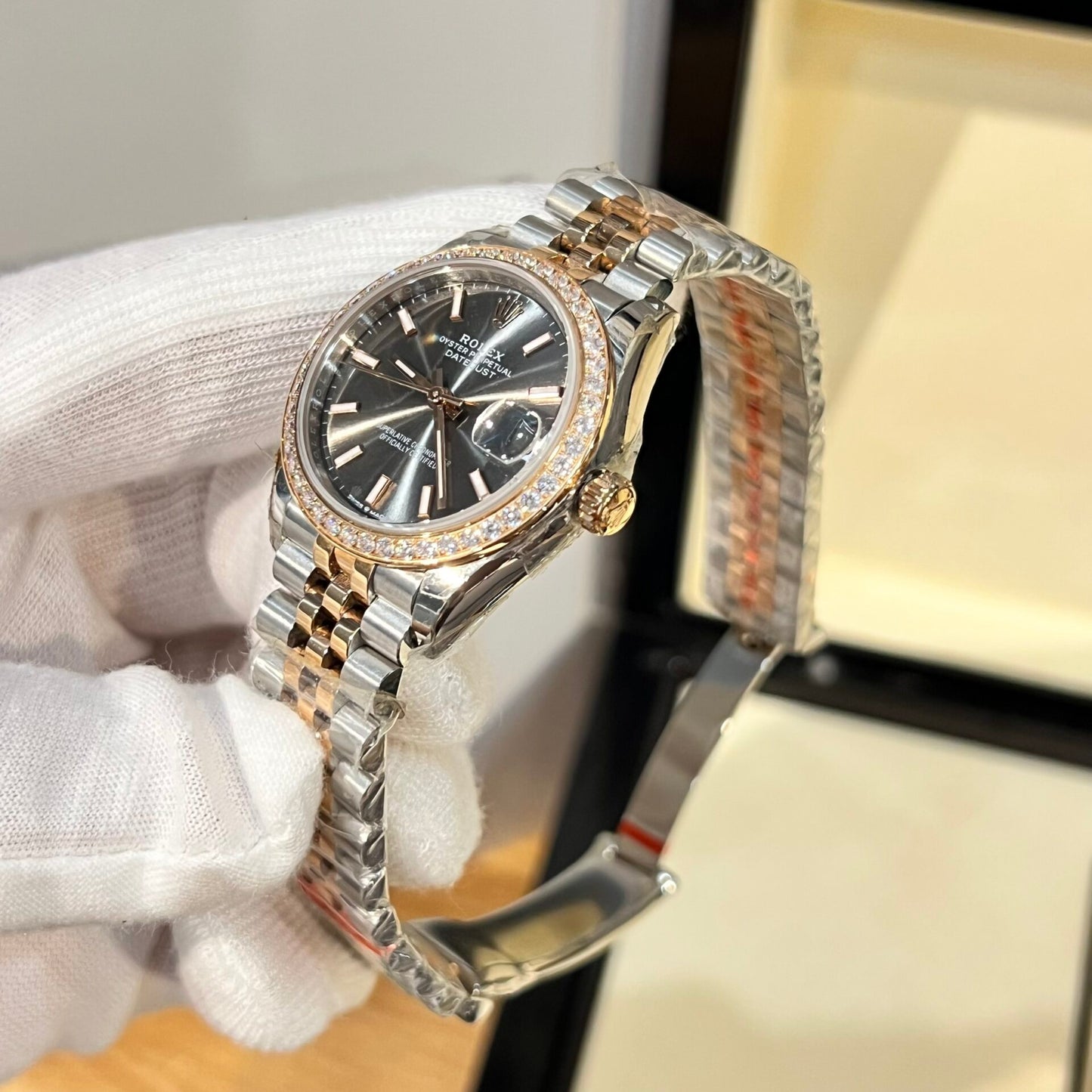 Rolex DateJust Women’s Replica Watch With Diamonds Gray Dial EW Factory 31mm