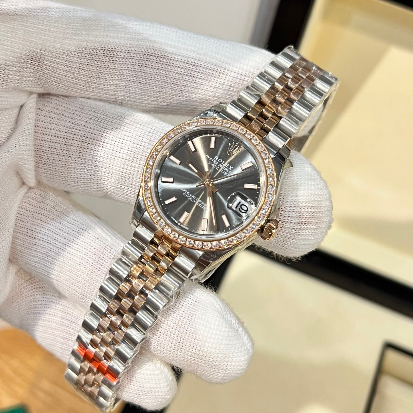 Rolex DateJust Women’s Replica Watch With Diamonds Gray Dial EW Factory 31mm