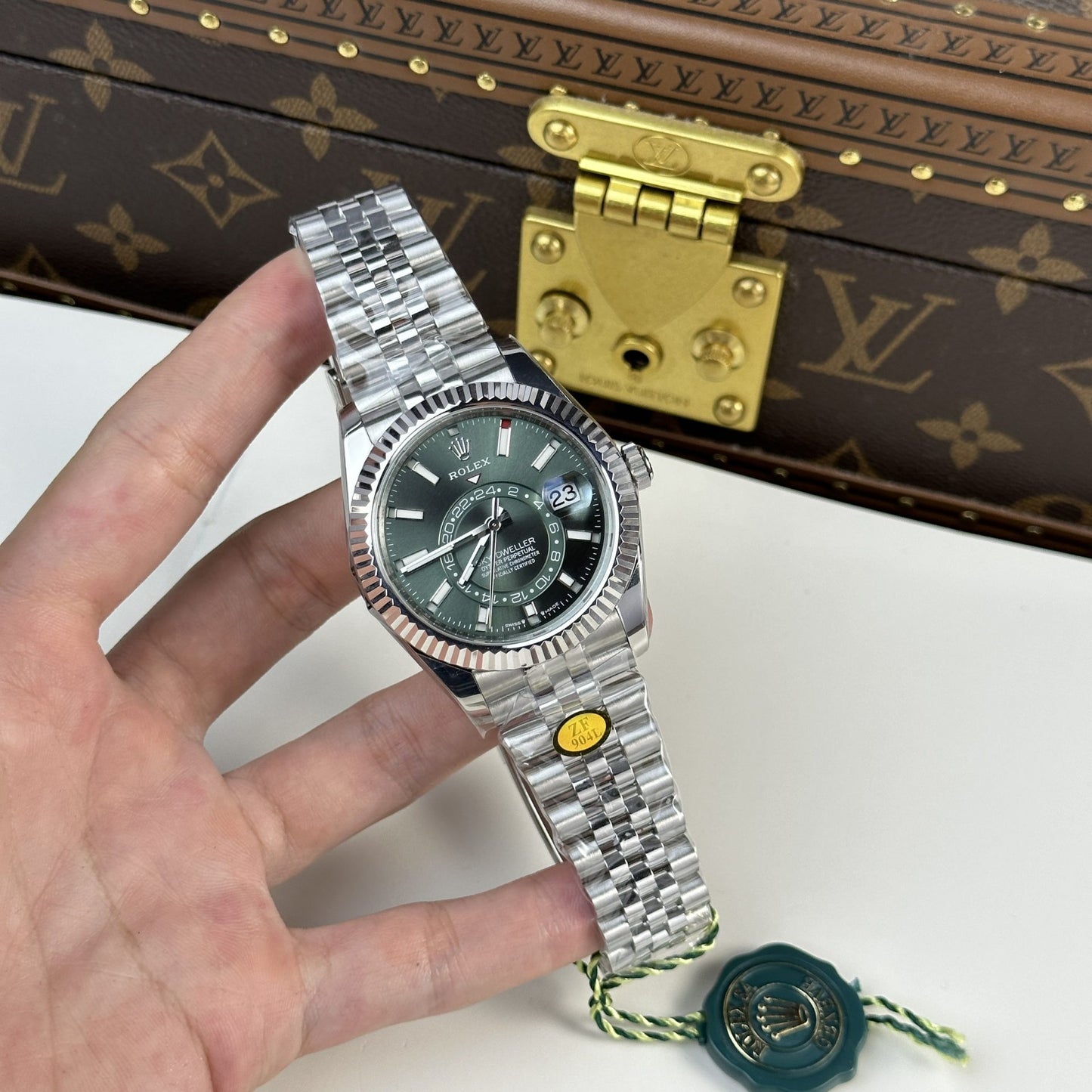Rolex Replica Watch Sky Dweller 336934 Strap Jubilee Dial Green 42mm