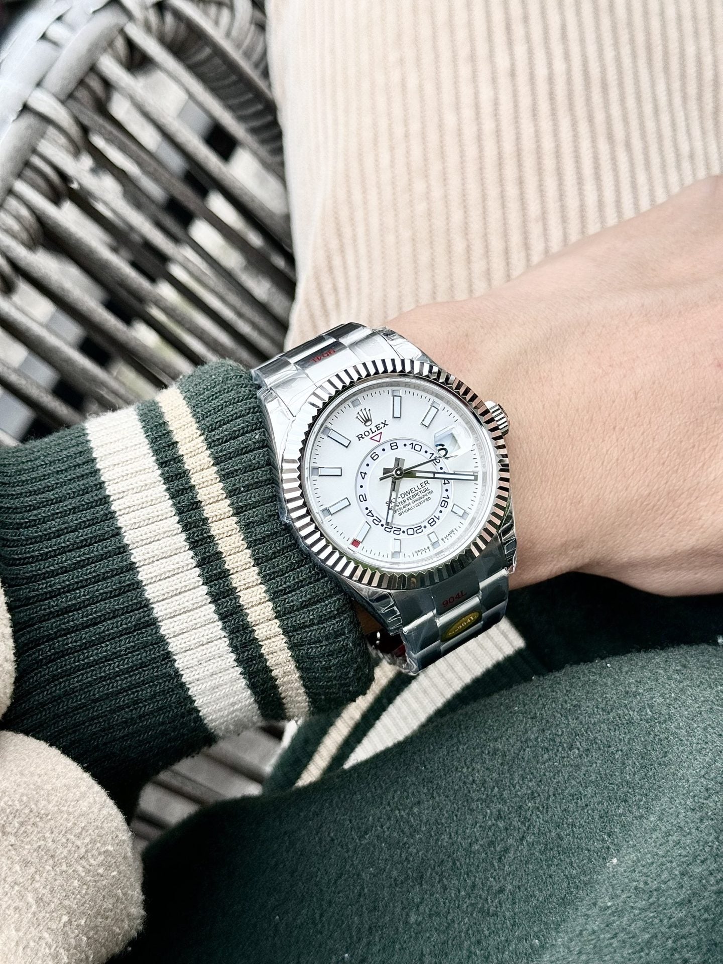 Rolex Sky Dweller 326934 White Dial Metal Wire 42mm Clone