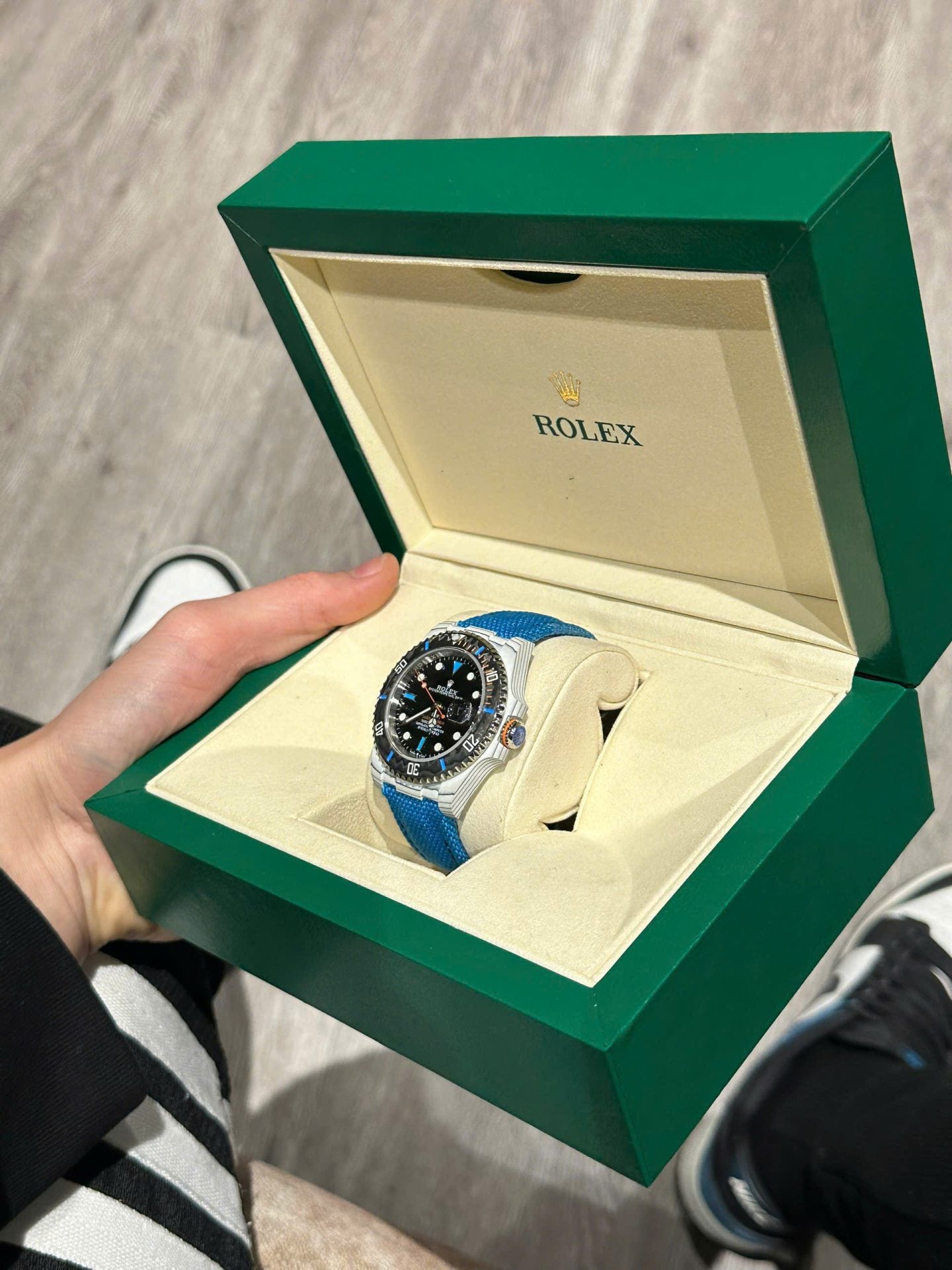 Rolex Submariner DIW Carbon Best Replica Watch Black Dial 40mm Clone