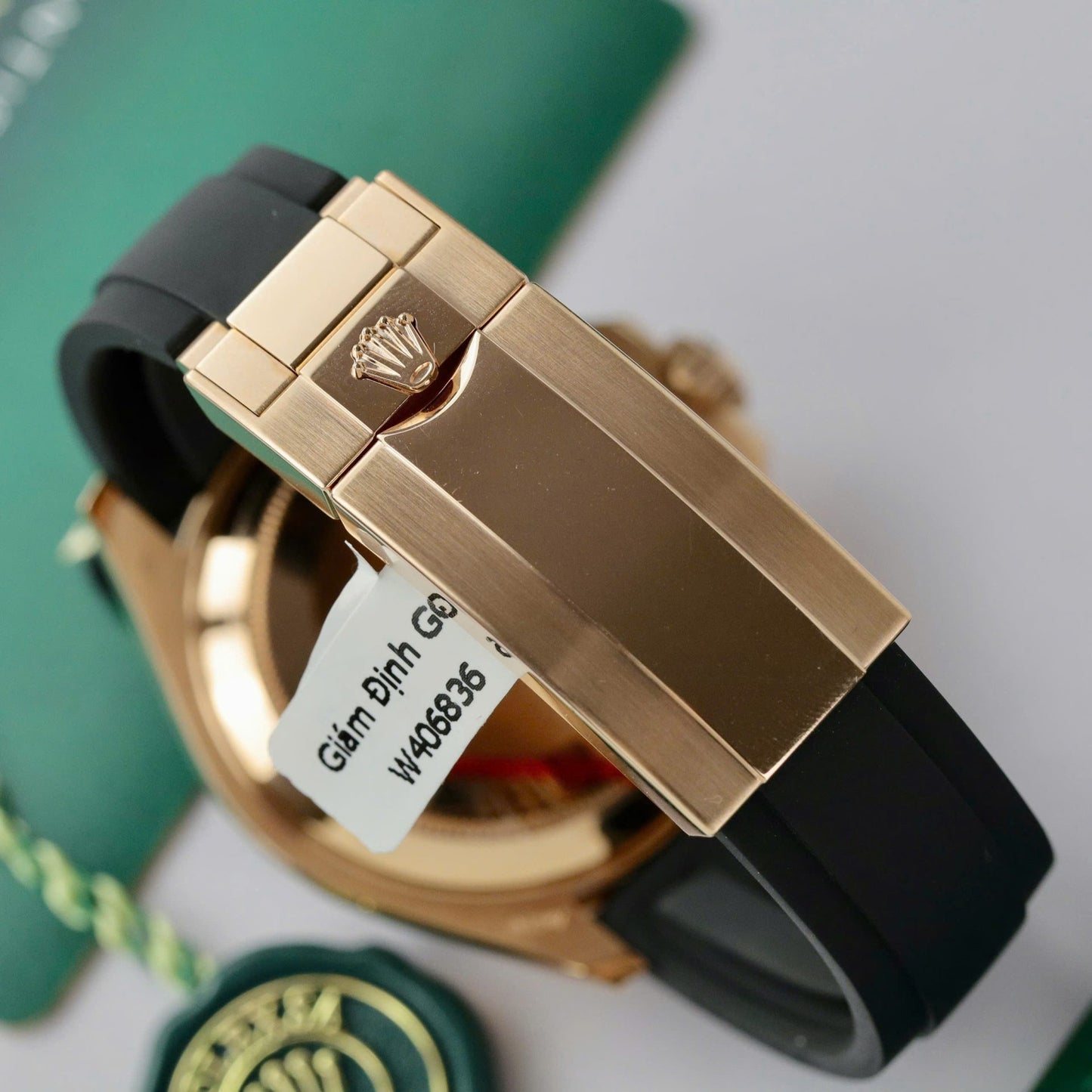 Rolex Yacht-Master 18K Rose Gold Case Replica Watch Black Dial Clean Factory 40mm