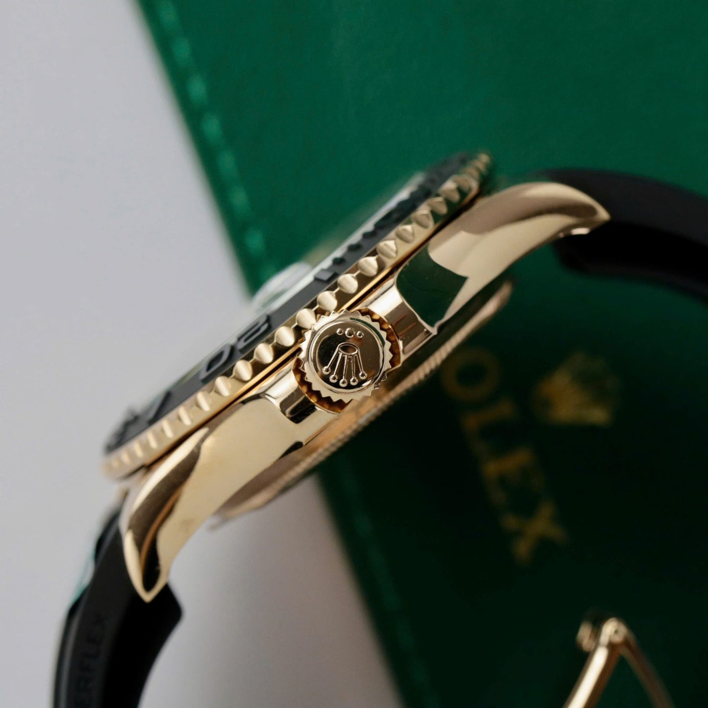 Rolex Yacht-Master 18K Rose Gold Case Replica Watch Black Dial Clean Factory 40mm