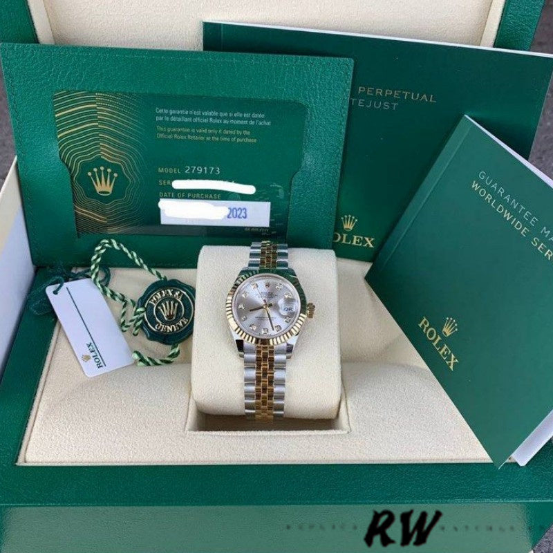 18k yellow gold fluted bezel on a Rolex 279173 Lady-Datejust, highlighting the iconic light-reflecting luxury design.