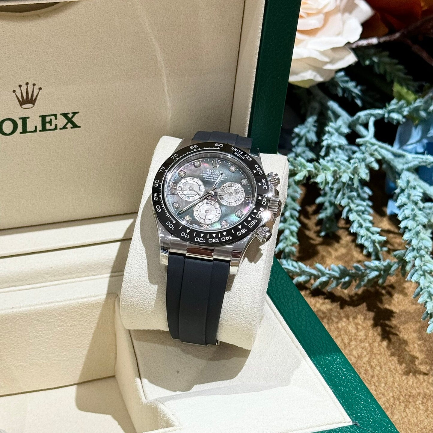 Rolex Replica Watches Daytona Mother Of Pearl And Moissanite Diamonds Dial 40mm Clone