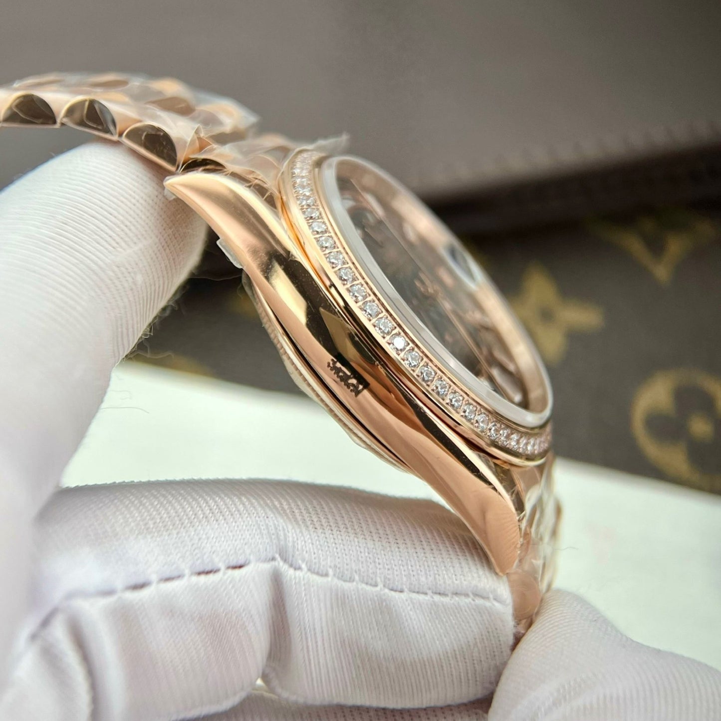 Rolex Replica Watch Day-Date Gold Wrapped Moissanite Diamonds Eisenkiesel Dial GS Factory 40mm