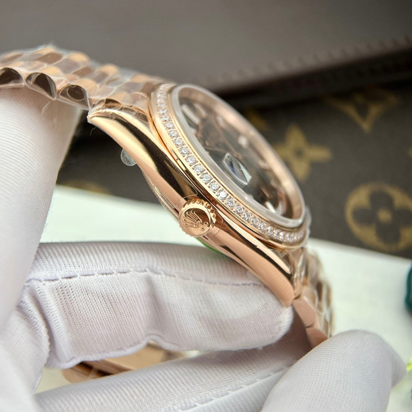 Rolex Replica Watch Day-Date Gold Wrapped Moissanite Diamonds Eisenkiesel Dial GS Factory 40mm
