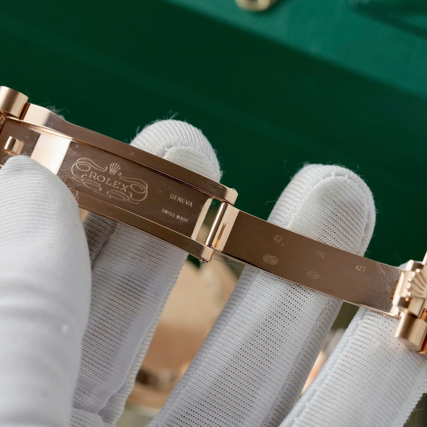 Rolex Day-Date Dial Mother Of Pearl Best Replica Watch Custom Gold Wrapped Clean Factory 36mm