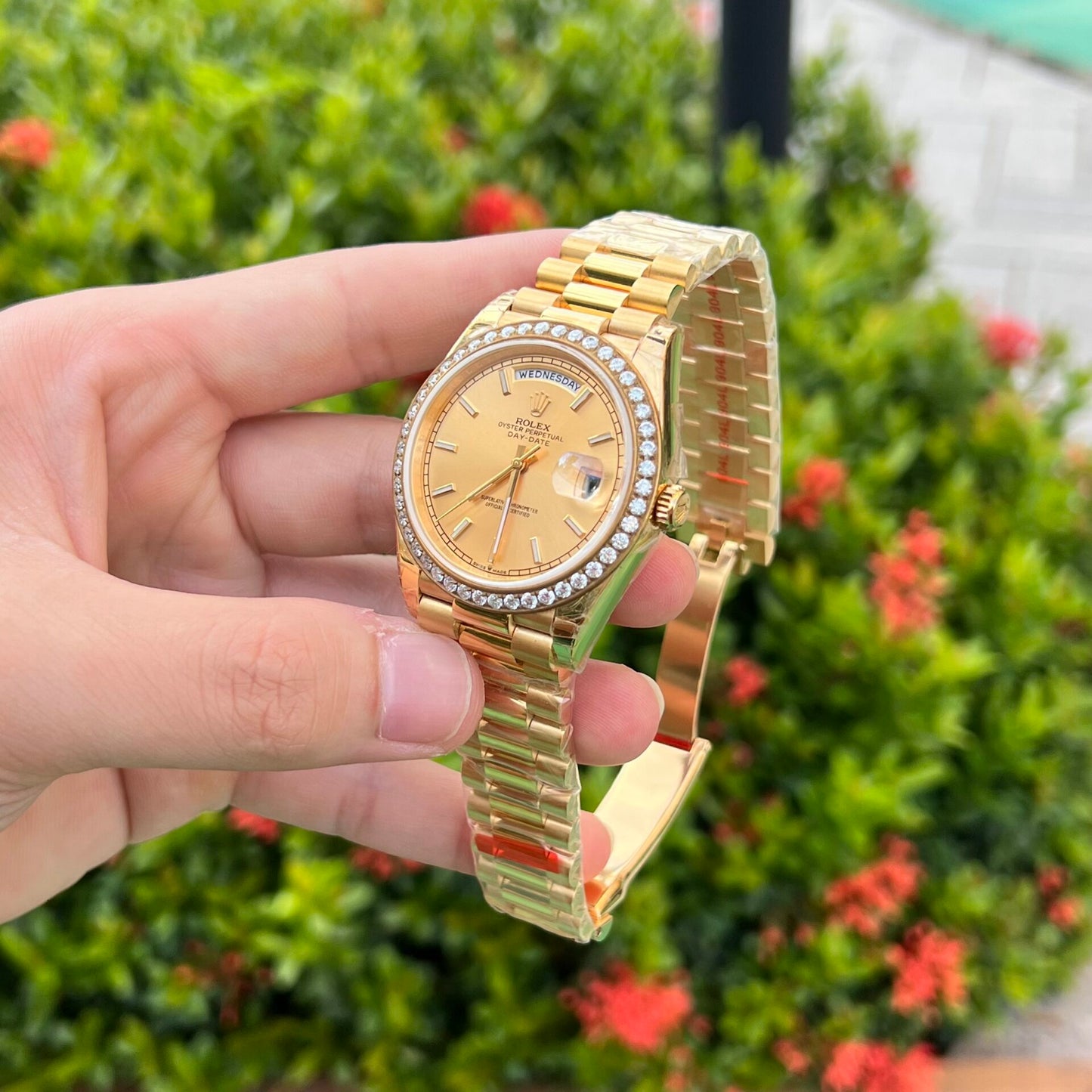 Rolex Day-Date Best Replica Watch Diamond Bezel Champagne Dial 40mm Clone