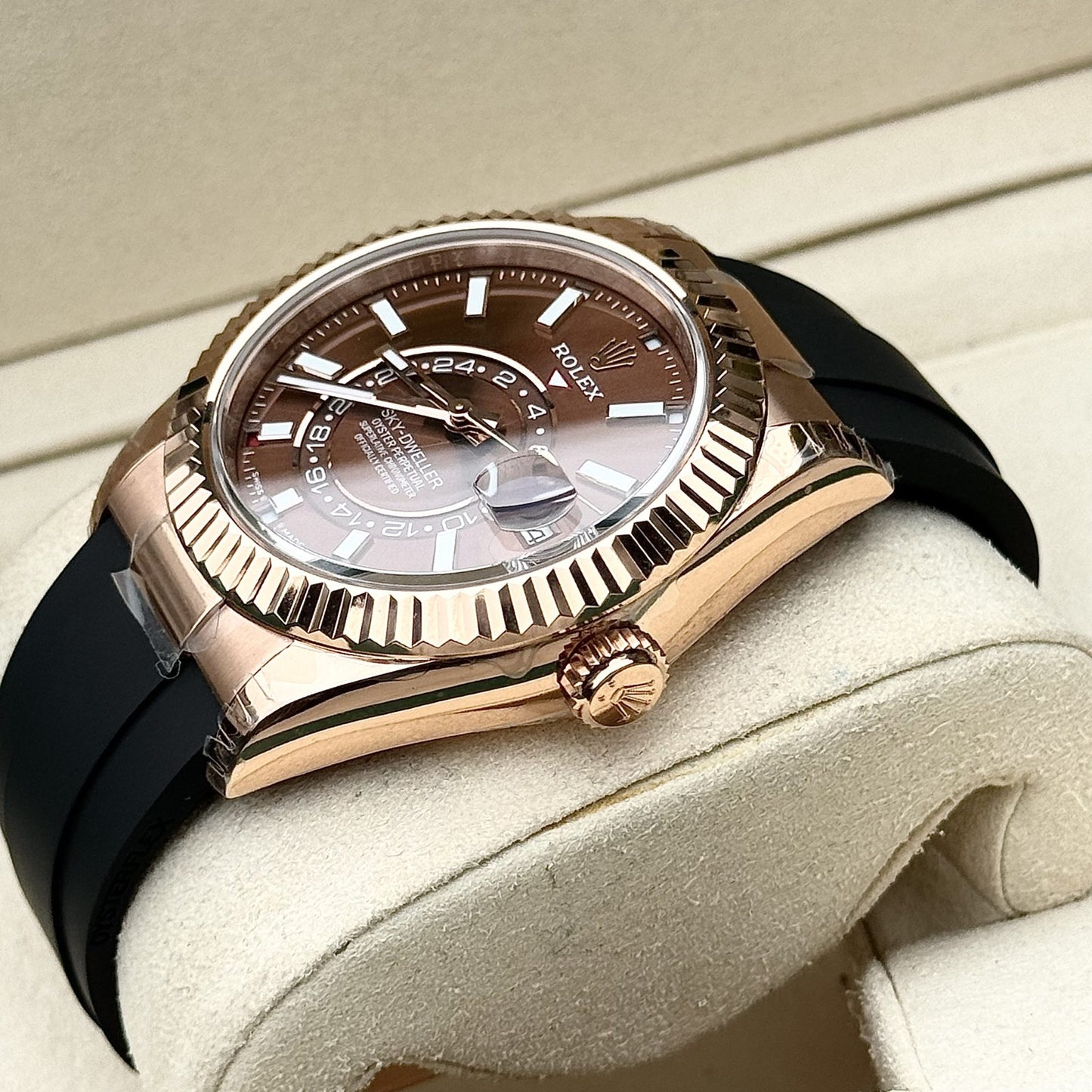 Rolex Sky-Dweller 336235 Chocolate Dial Rubber Strap 42mm Clone