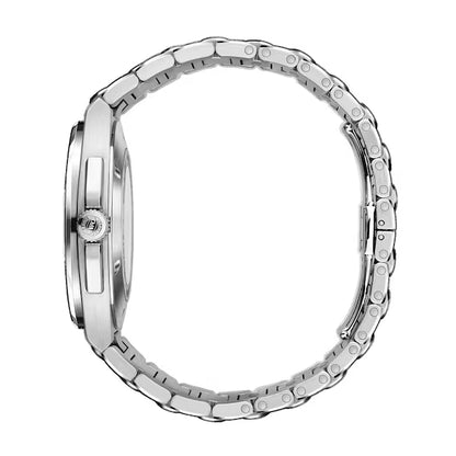 Stainless steel integrated H-link bracelet of the IWC Ingenieur 40mm showing the polished and satin-finished surfaces and butterfly clasp
