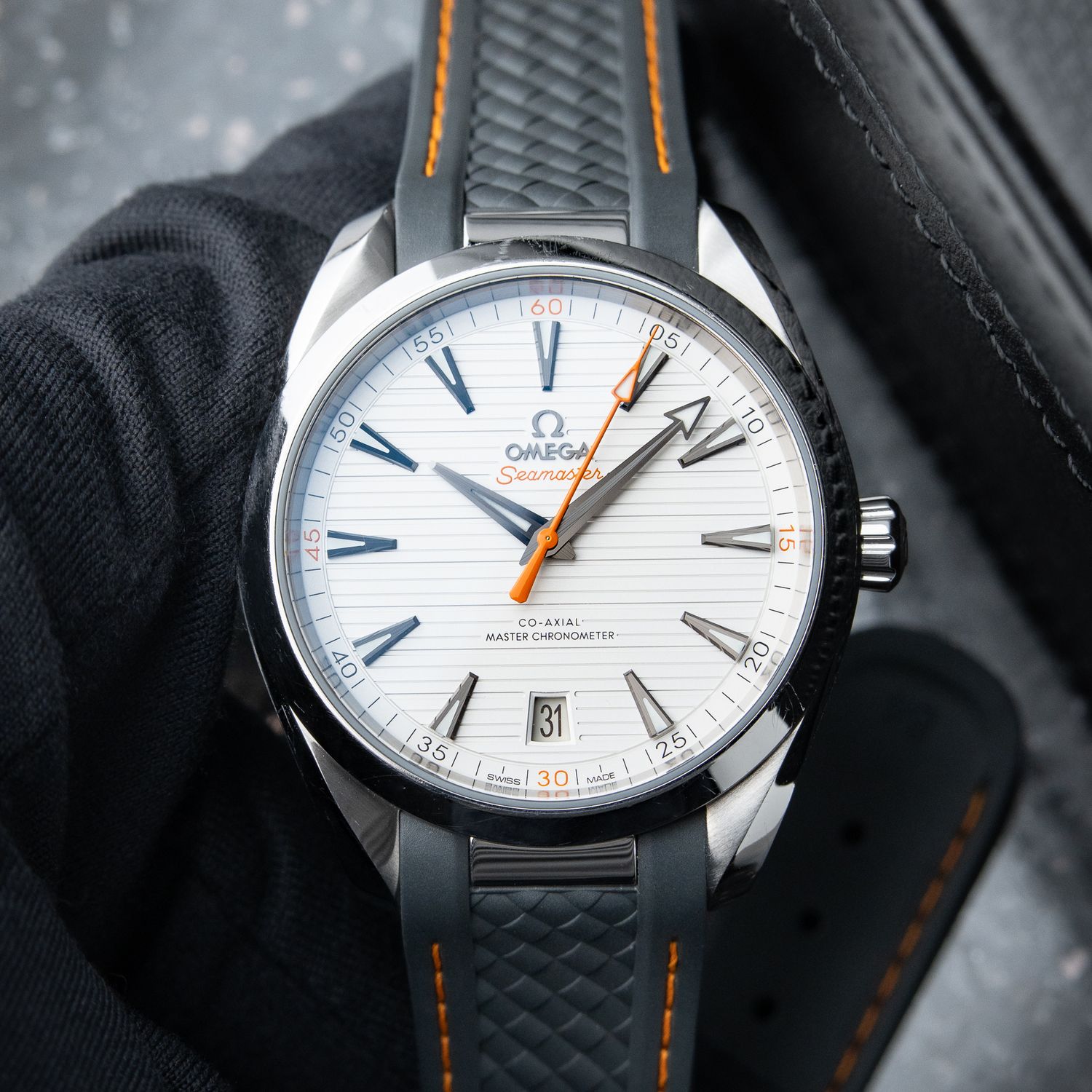 Luxury Men's Sport Watch Omega Seamaster Aqua Terra 150M Silver Dial - Chronolab Greece.