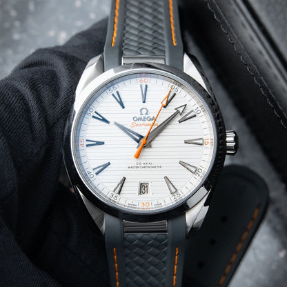 Luxury Men's Sport Watch Omega Seamaster Aqua Terra 150M Silver Dial - Chronolab Greece.