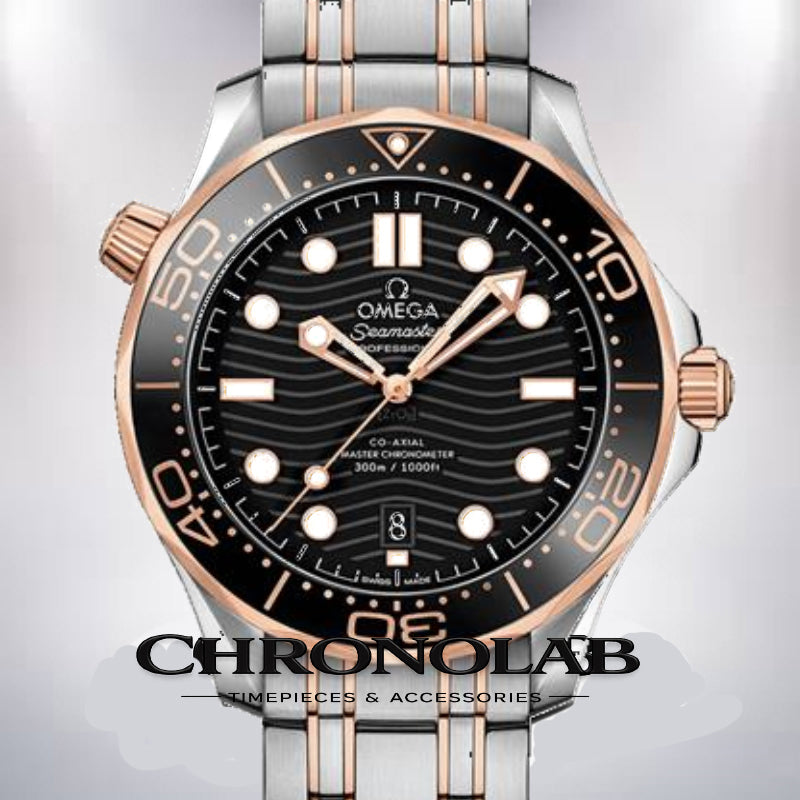 Omega Seamaster Diver 300M 44mm two-tone black replica automatic watch case and dial detail – chronolab.gr