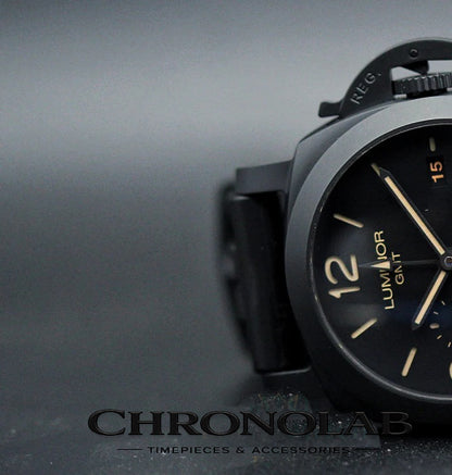 Λεπτομέρεια καντράν Panerai Luminor 1950 3 Days GMT Automatic