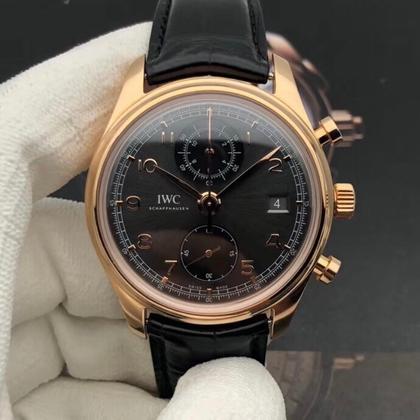 Exhibition sapphire crystal case back of IWC IW390405 showing the 18k gold rotor and IWC-manufactured 89361 automatic calibre.