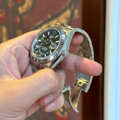 Rolex Sky Dweller 326935 Replica Watch Green Dial Noob Factory 42mm