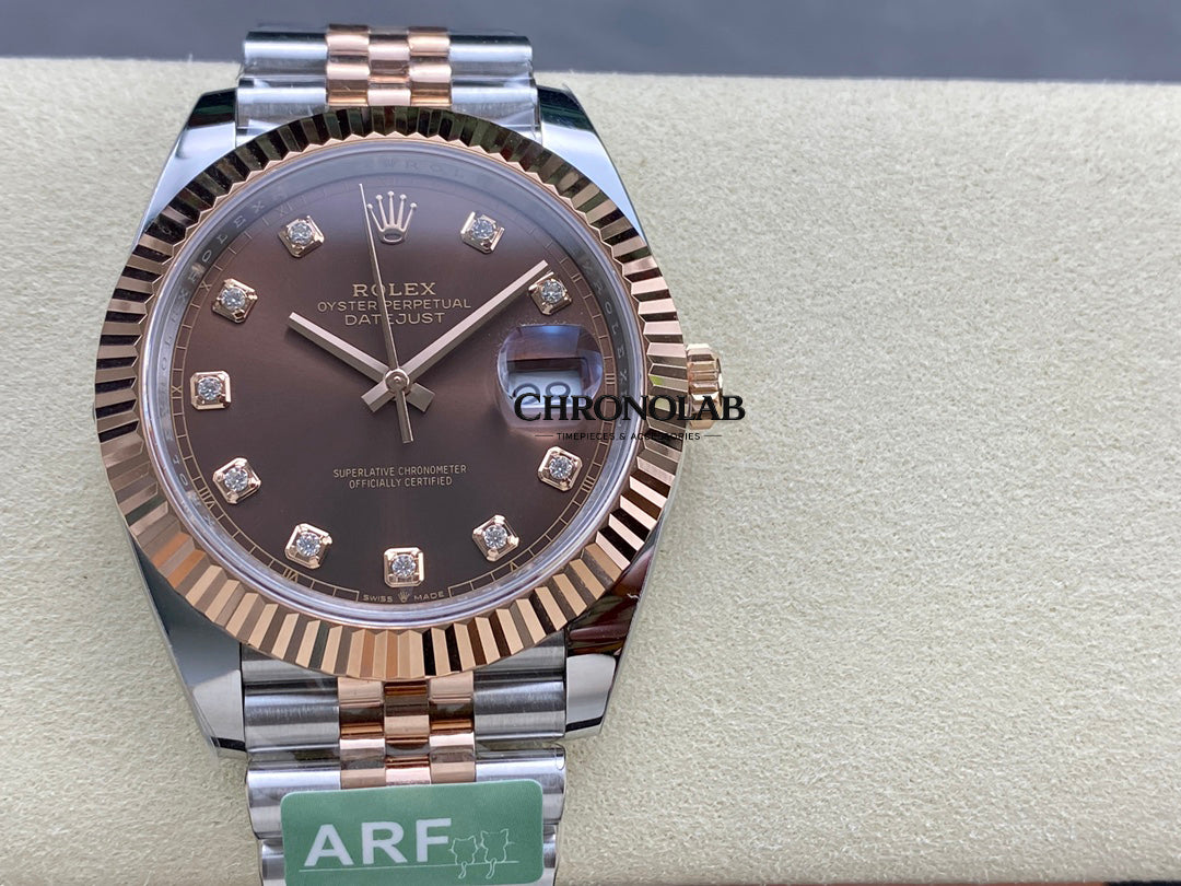Rolex Datejust 126331-0004 full set including original green box, superlative chronometer hangtag, and warranty card.