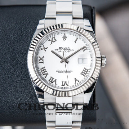 Πλάγια όψη ρολογιού Rolex Datejust 36MM με white roman numeral dial