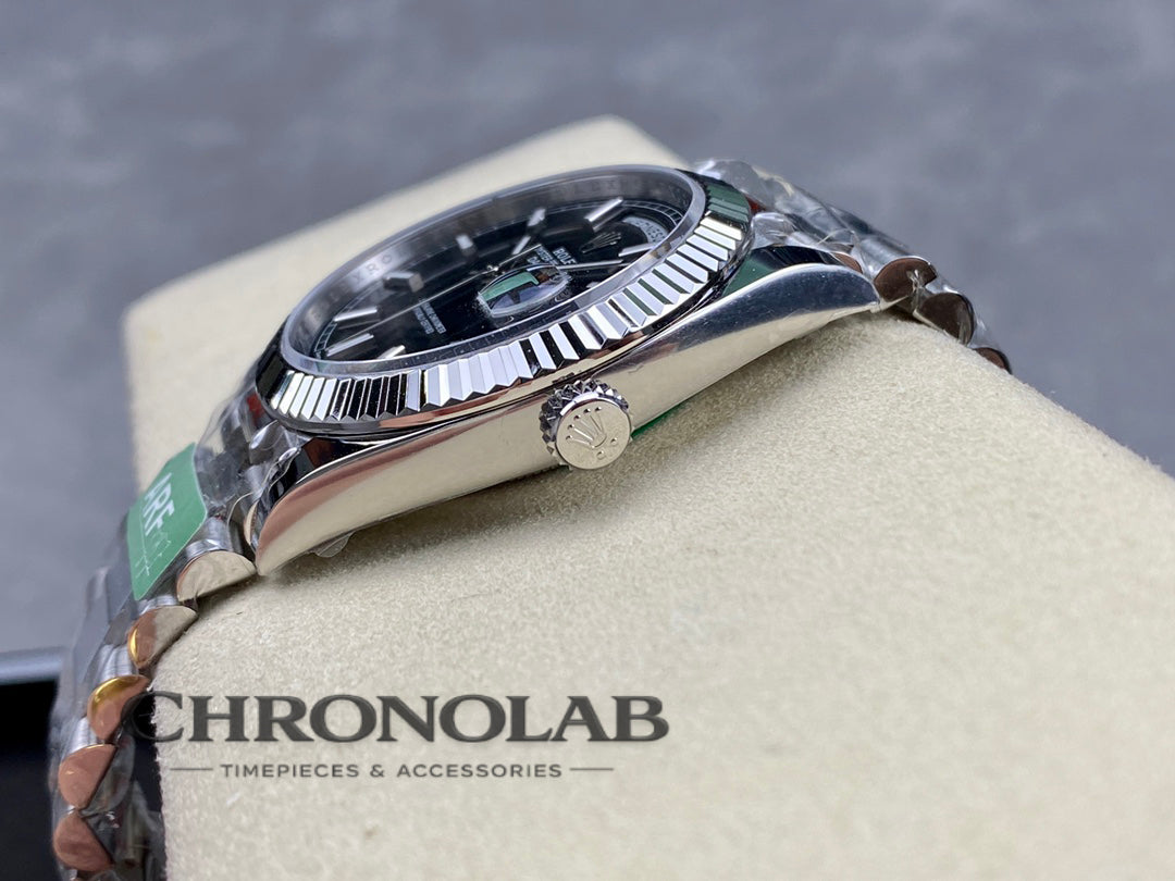 Πλάγια όψη Rolex Day-Date 36mm με μαύρο καντράν