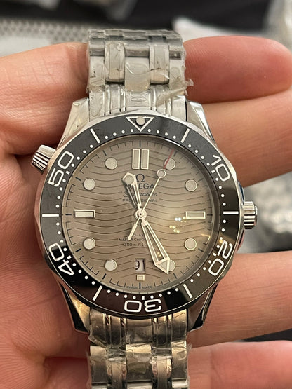Seamaster Diver 300M SS Gray Ceramic Bezel Black Dial on SS Bracelet