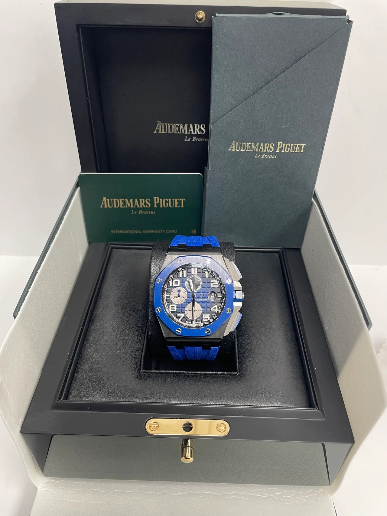 Royal Oak Offshore Self-winding Chronograph Ref. 26405CE.OO.A030CA.01