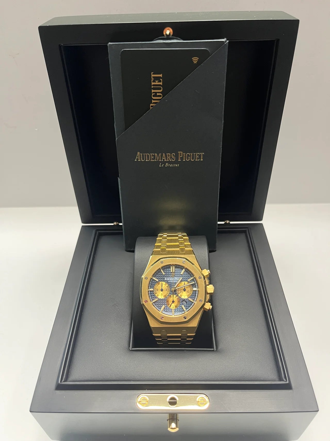 Royal Oak Selfwinding Chronograph 41mm 18k Yellow Gold Blue Dial Ref 26331BA.OO.1220BA.01