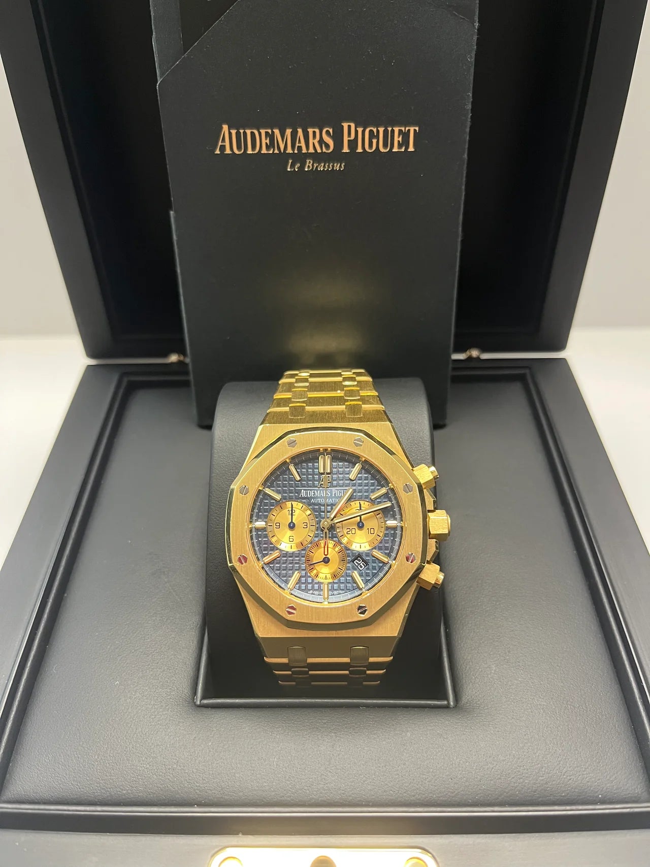 Royal Oak Selfwinding Chronograph 41mm 18k Yellow Gold Blue Dial Ref 26331BA.OO.1220BA.01