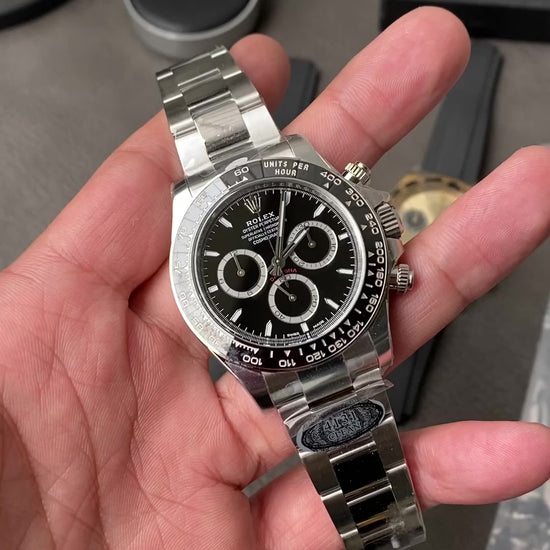 Premium replica Rolex Cosmograph Daytona 126500LN Black Dial Oyster bracelet wristshot demonstration Clean Factory