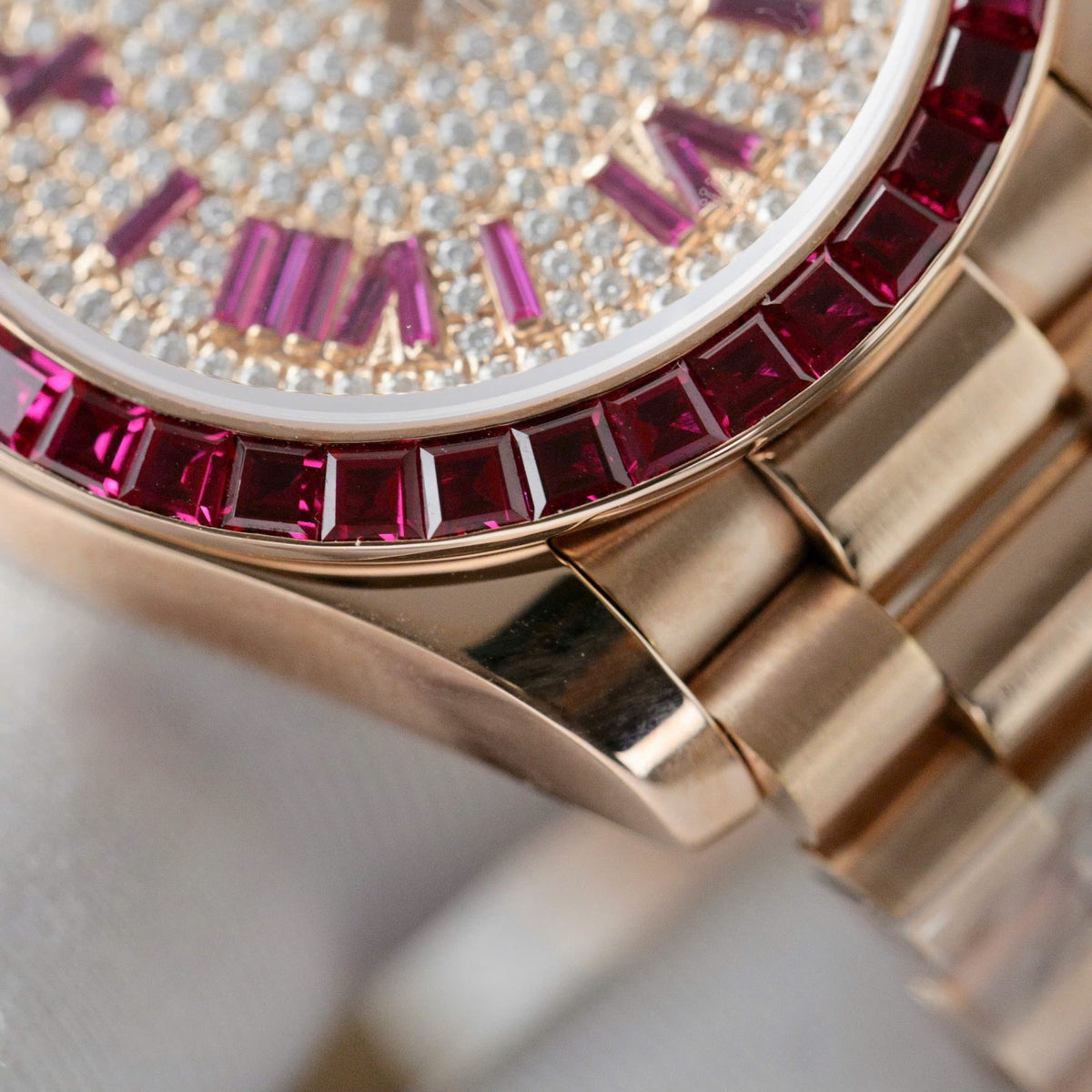Full pave moissanite diamond dial with rose gold Roman numerals Rolex DateJust 31mm 1:1 clone