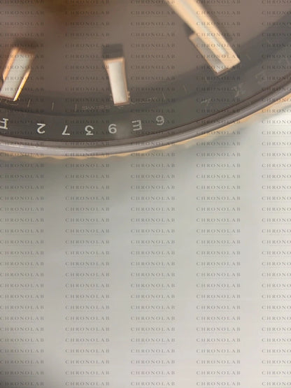 Λεπτομέρειες καντράν Silver Dial και χρυσοί δείκτες Rolex Datejust 41mm Super