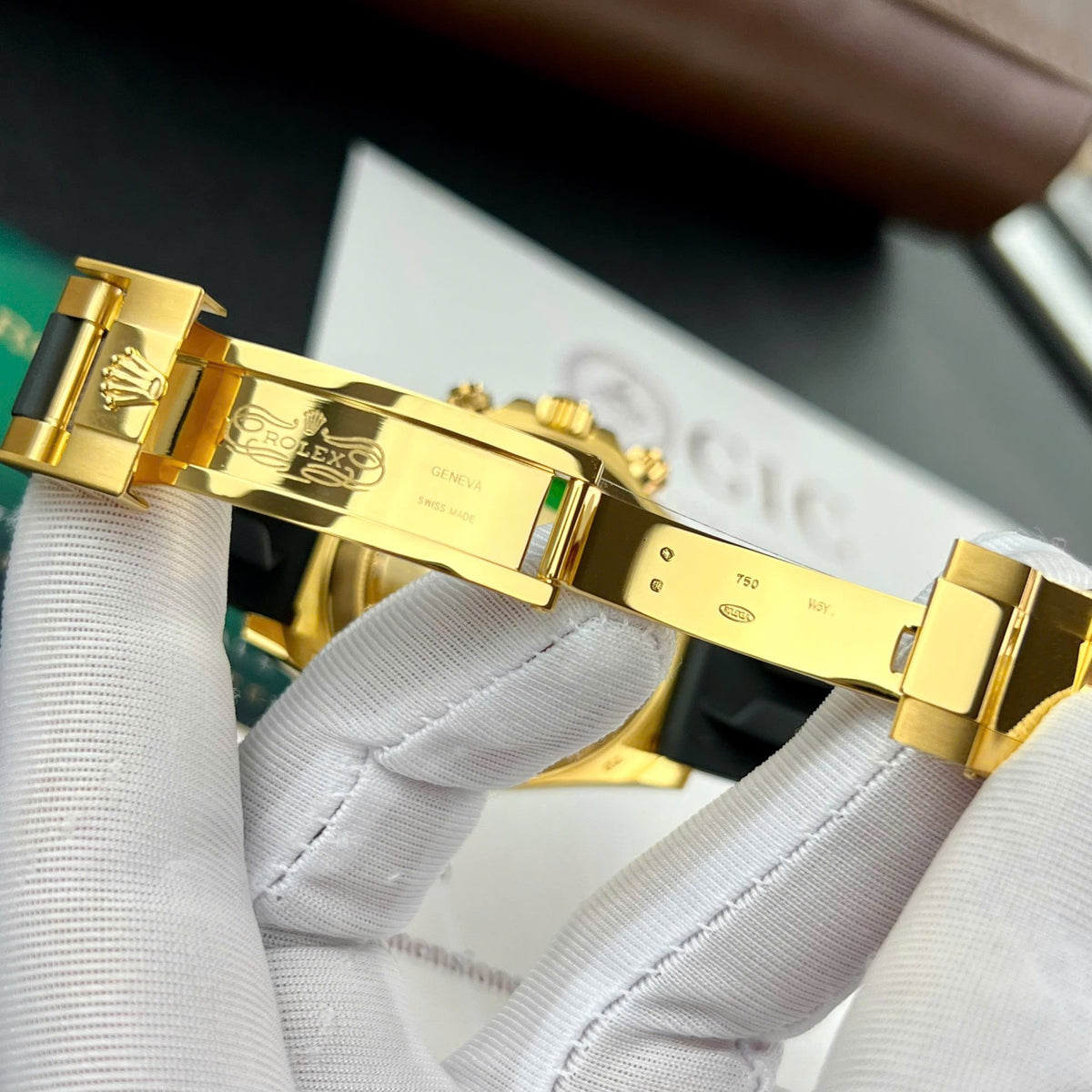 Folding Oysterlock safety clasp with gold wrapped finish Rolex Daytona replica