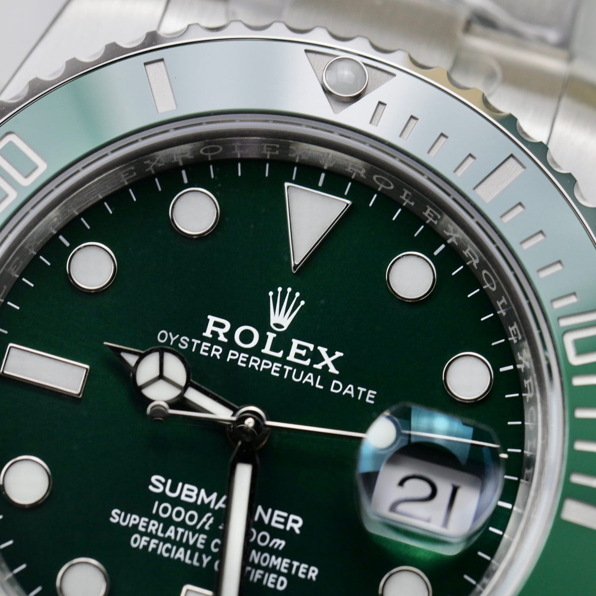 Glossy black dial with maxi markers and crystal clear VSF sapphire crystal Rolex Submariner V3 126610LV