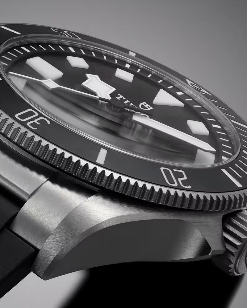 View of the Tudor Pelagos M2543C1A7NU featuring the Manufacture Calibre MT5602 (COSC) automatic self-winding movement.