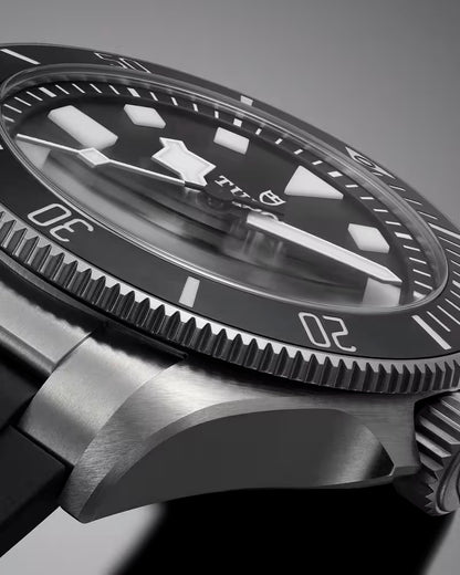 View of the Tudor Pelagos M2543C1A7NU featuring the Manufacture Calibre MT5602 (COSC) automatic self-winding movement.
