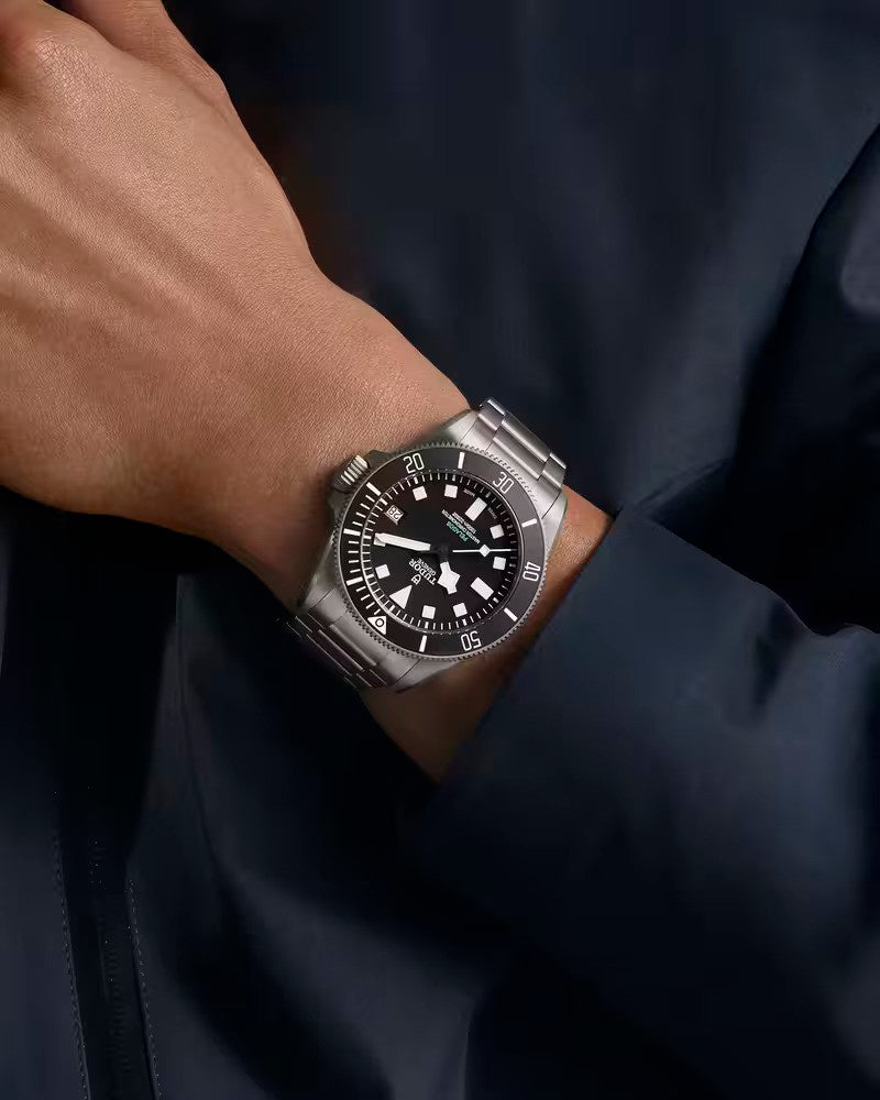 Tudor Pelagos-Ultra 43mm M2543C1A7NU-0001.Titanium bracelet